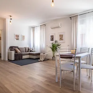 https://opera-expo-verona.hotelinveneto.com