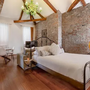 https://art-loft-1-salvadore.hotelinveneto.com