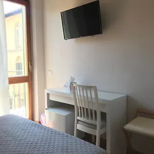 2* Casa de hóspedes Gialel